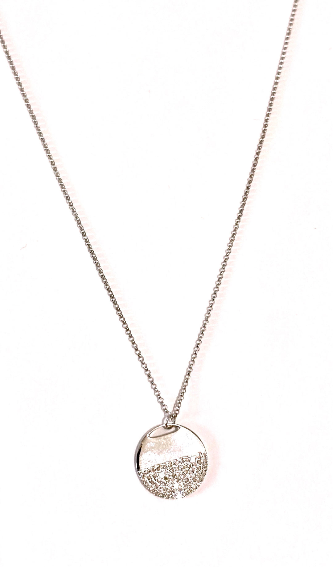 14K WHITE GOLD DIAMOND CIRCLE PENDANT NECKLACE