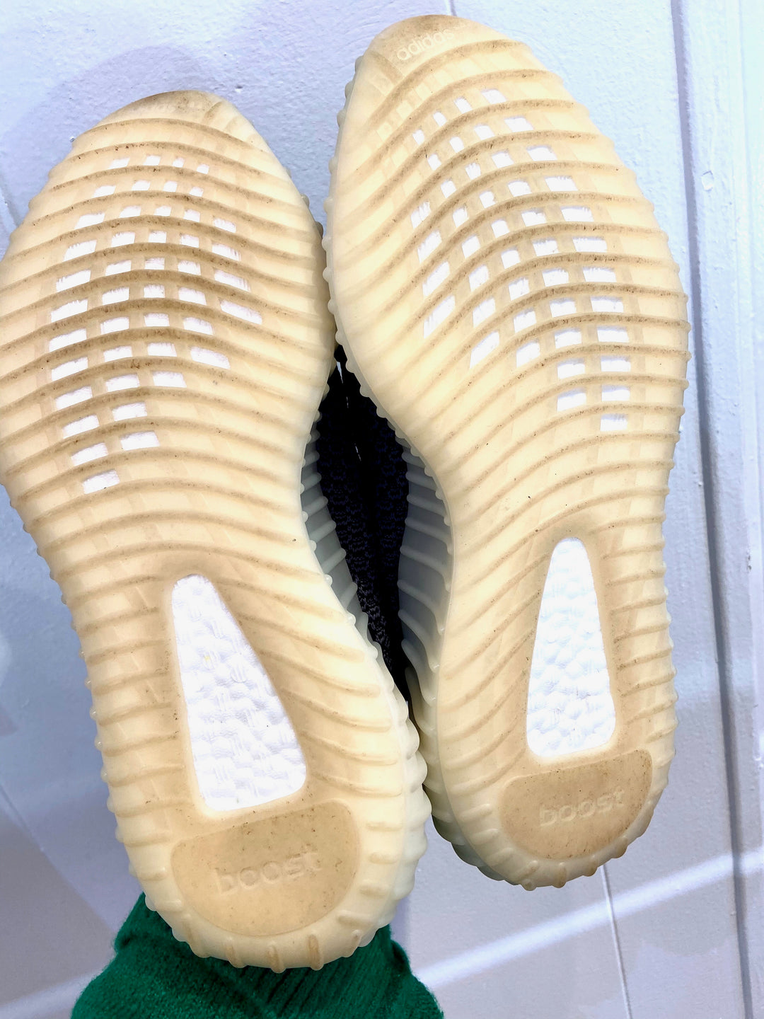 ADIDAS YEEZY BOOST 350 V2 SNEAKERS