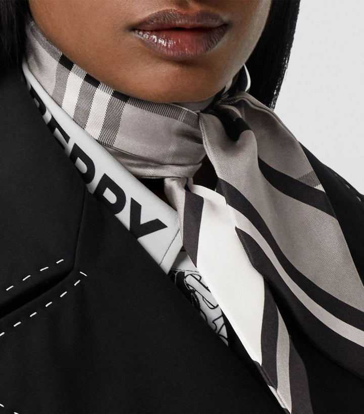 マフラー・ストール BURBERRY THIN SILK SCARF WITH COLLAGE BF383527-BBC2-4B09-AEBA-