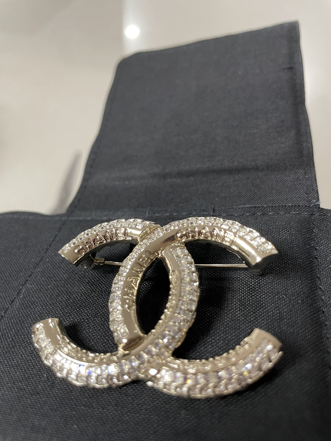 CHANEL CC BROOCH