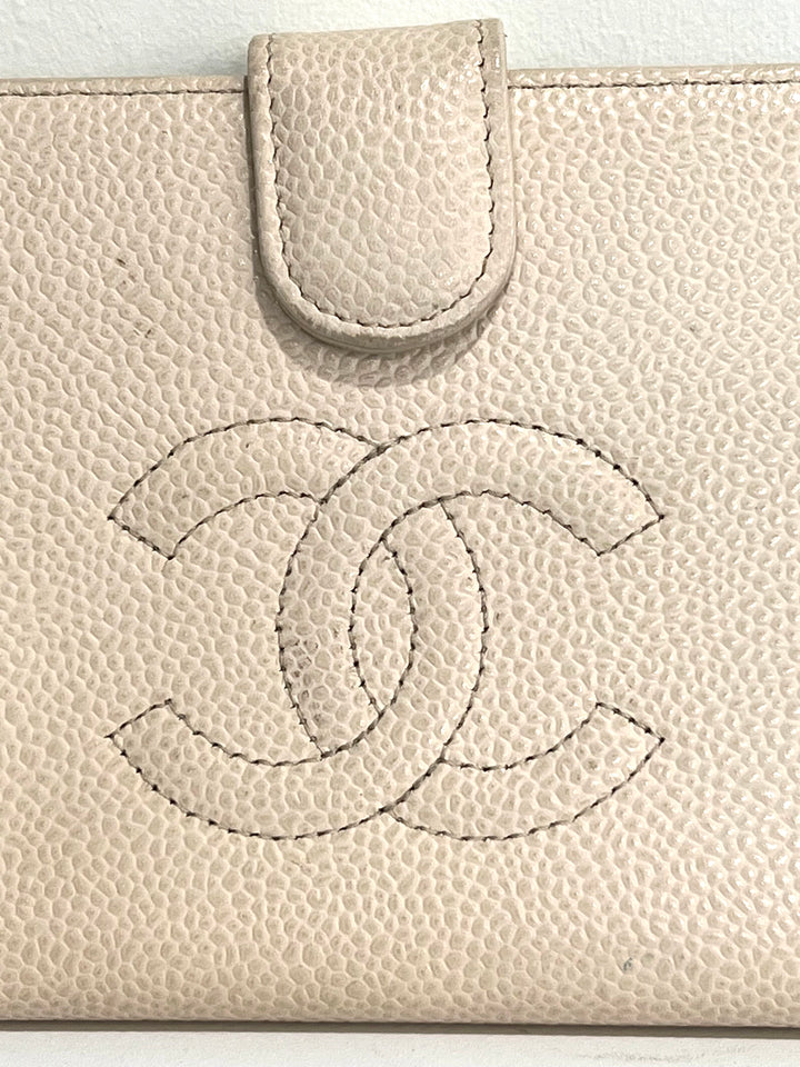 CHANEL CC CAVIAR LAMBSKIN BI-FOLD CONTINENTAL WALLET