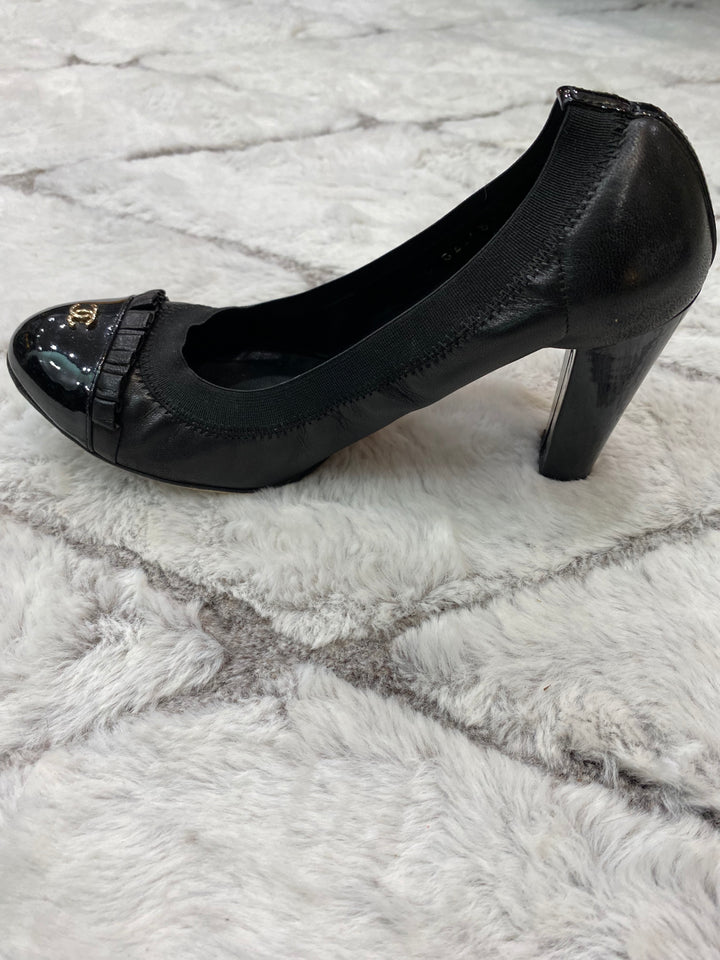 CHANEL CC ESCARPINS STRETCH PUMPS