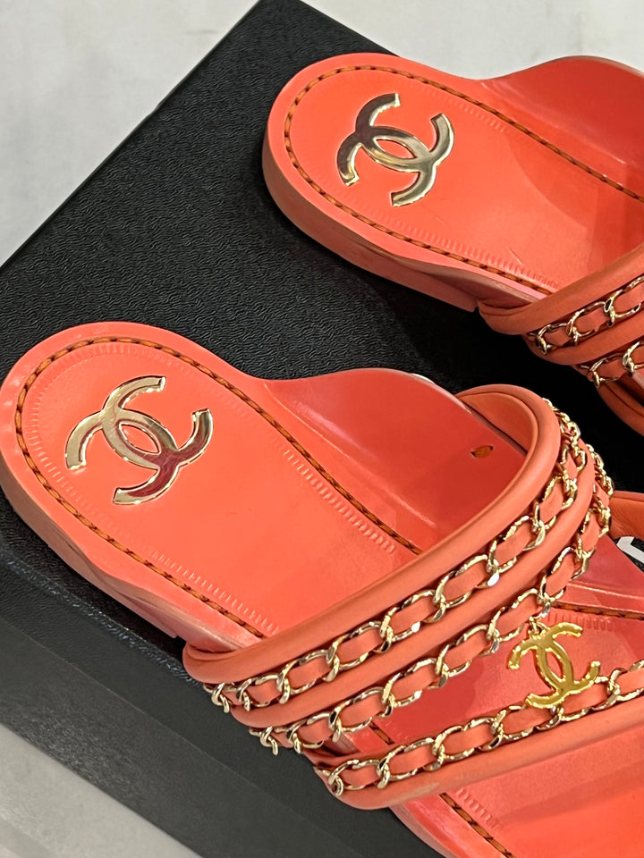CHANEL CHAIN THONG SANDALS