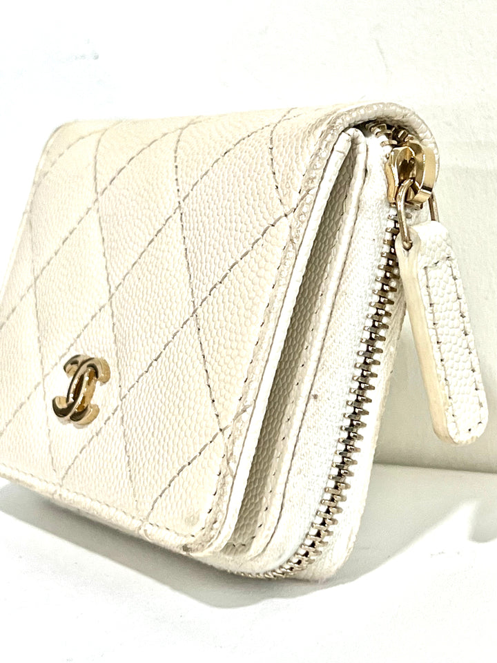 CHANEL VINTAGE CAVIAR QUILTED SMALL ZIP WALLET