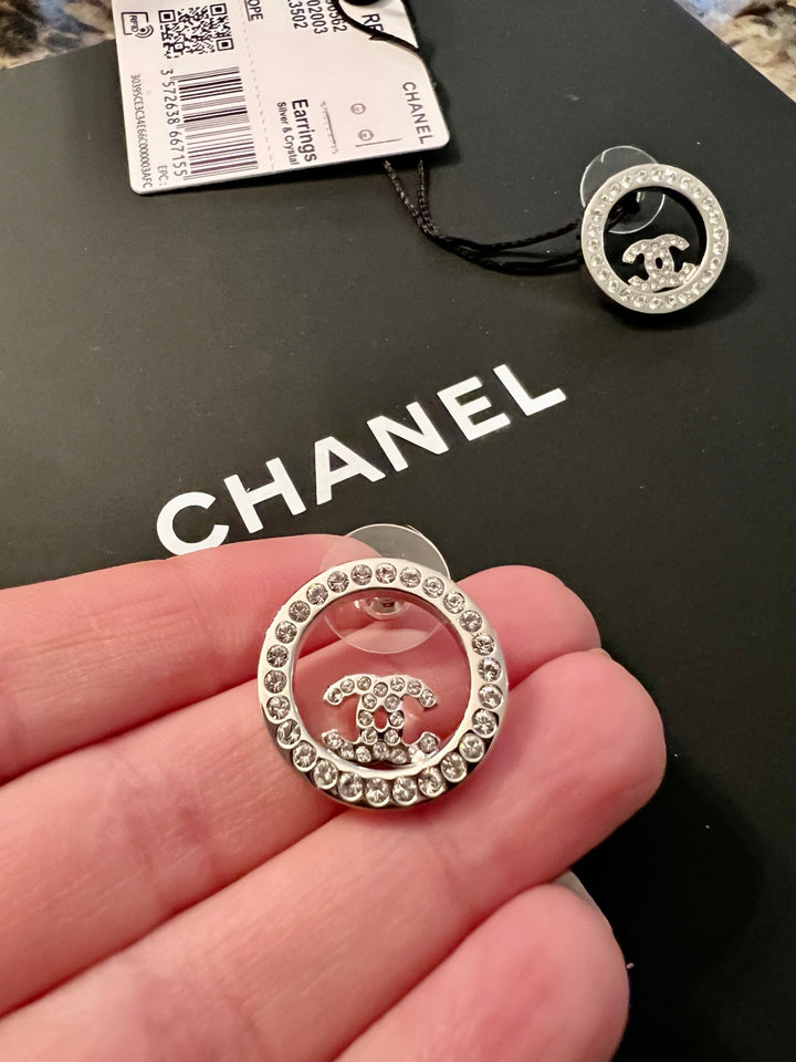 CHANEL CC CRYSTAL ROUND SILVER STUD EARRINGS