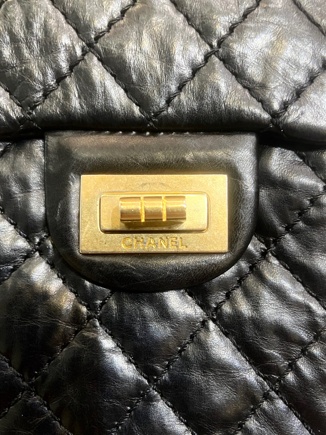 CHANEL QUILTED AGED CALFSKIN 2.55 REISSUE PHONE CASE – Caroline's