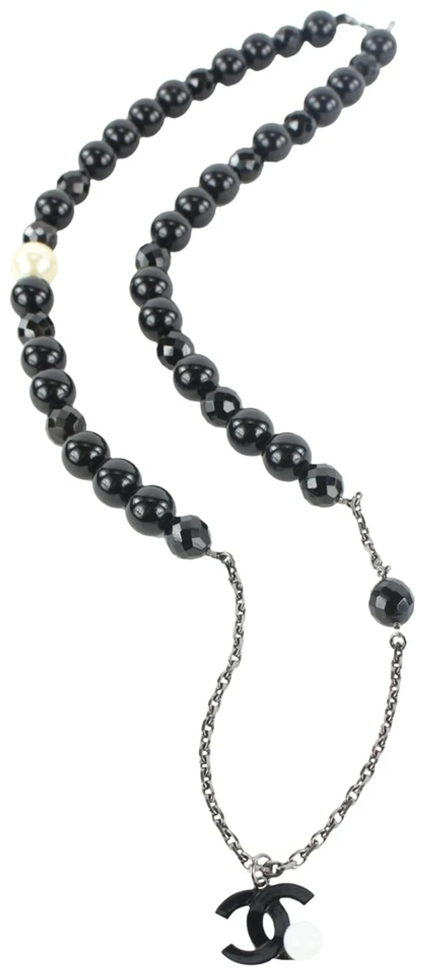 CHANEL 05P BLACK PEARL CC NECKLACE WITH FLOWER DETAIL – Caroline's Fashion  Luxuries
