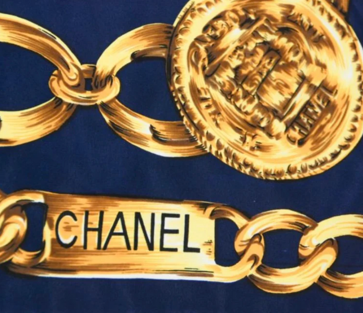 希少CHANEL goldchain scarf 美品 Vintage Chanel Gold Chain Link Print Silk Scarf – Recess