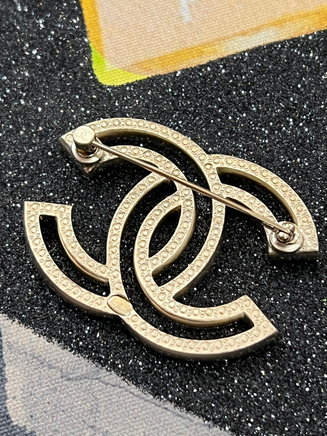 CHANEL CC RHINESTONE &amp; GOLD TONED BROOCH