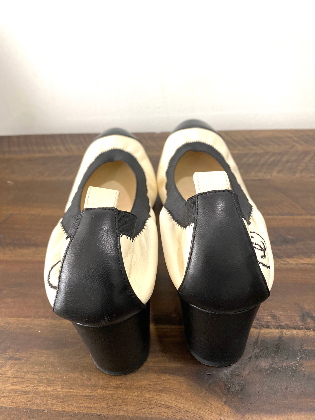 CHANEL CC STRETCH SPIRIT PUMPS