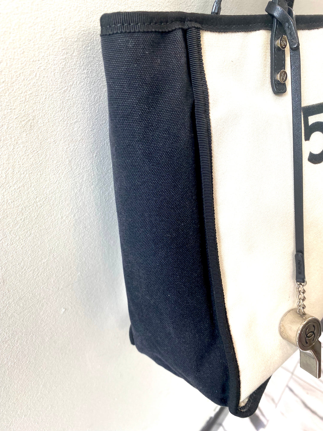 CHANEL LET&
