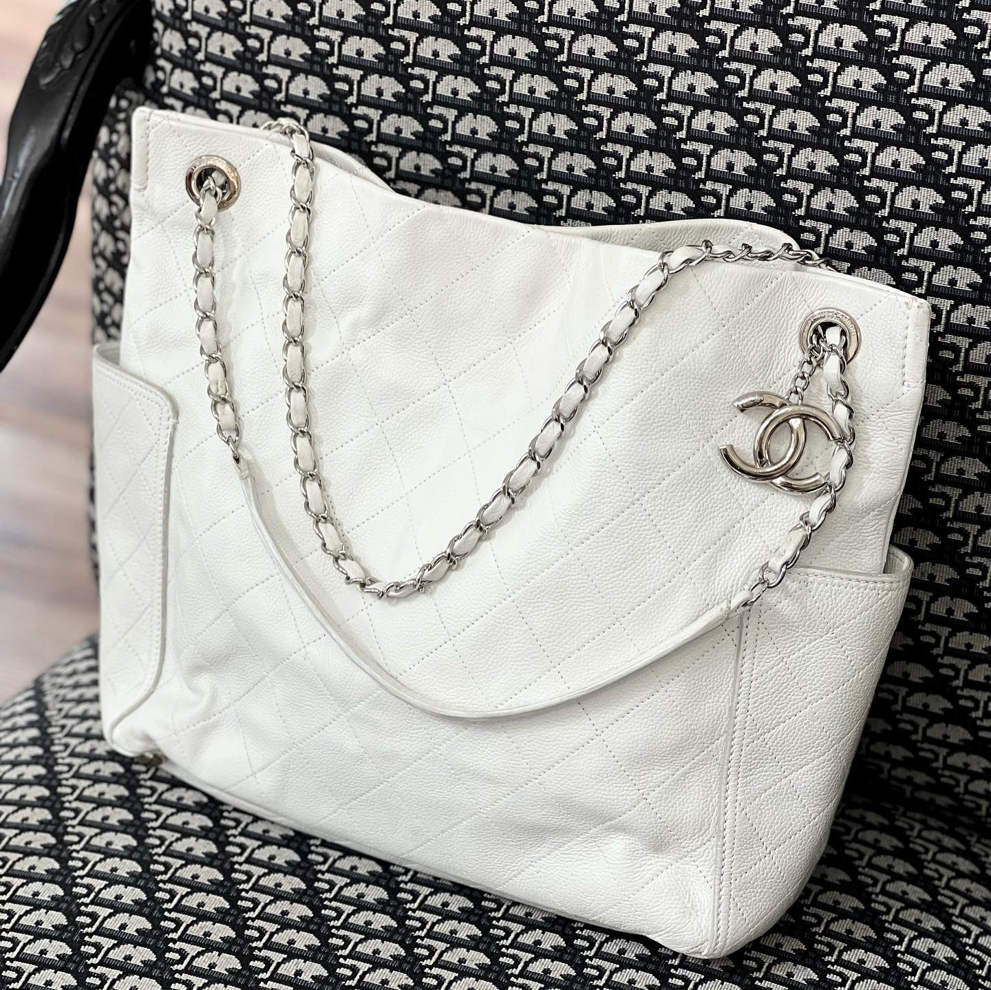 CHANEL CAVIAR QUILTED LEATHER TOTE BAG