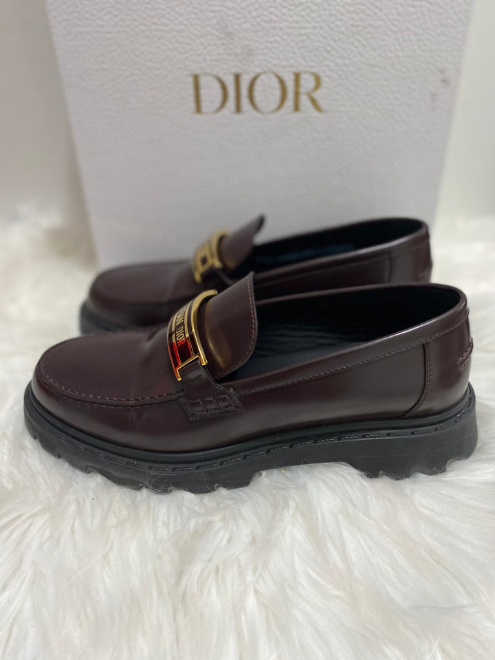 【送料&関税込】Dior Emblem Leather Loafers Dior Dior Homme Logo Plaque Loafers - Business Casual Shoes