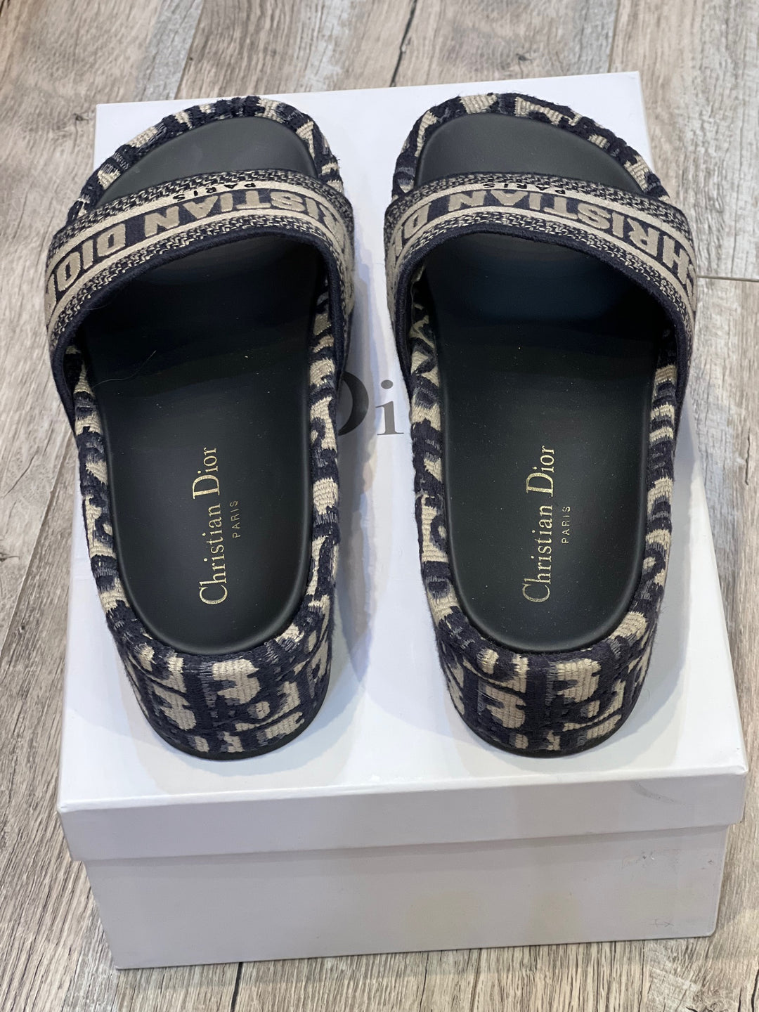 DIOR OBLIQUE D-WAY PLATFORM SANDALS DEEP BLUE – Caroline's Fashion