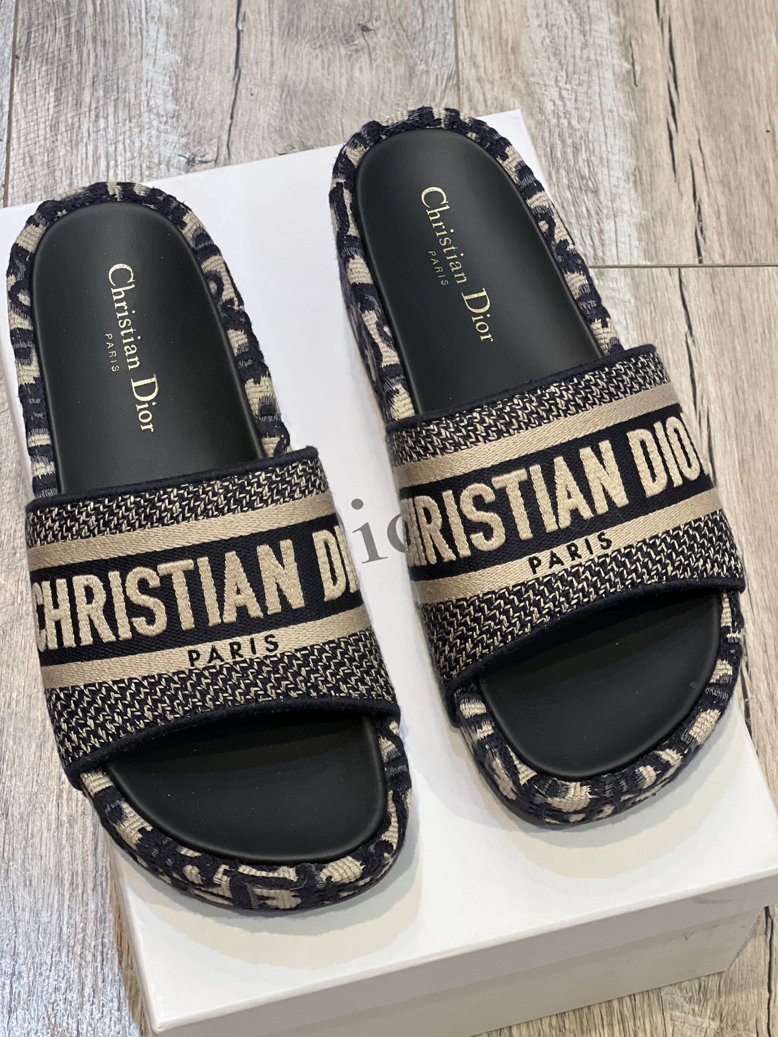 DIOR OBLIQUE D-WAY PLATFORM SANDALS DEEP BLUE – Caroline's Fashion