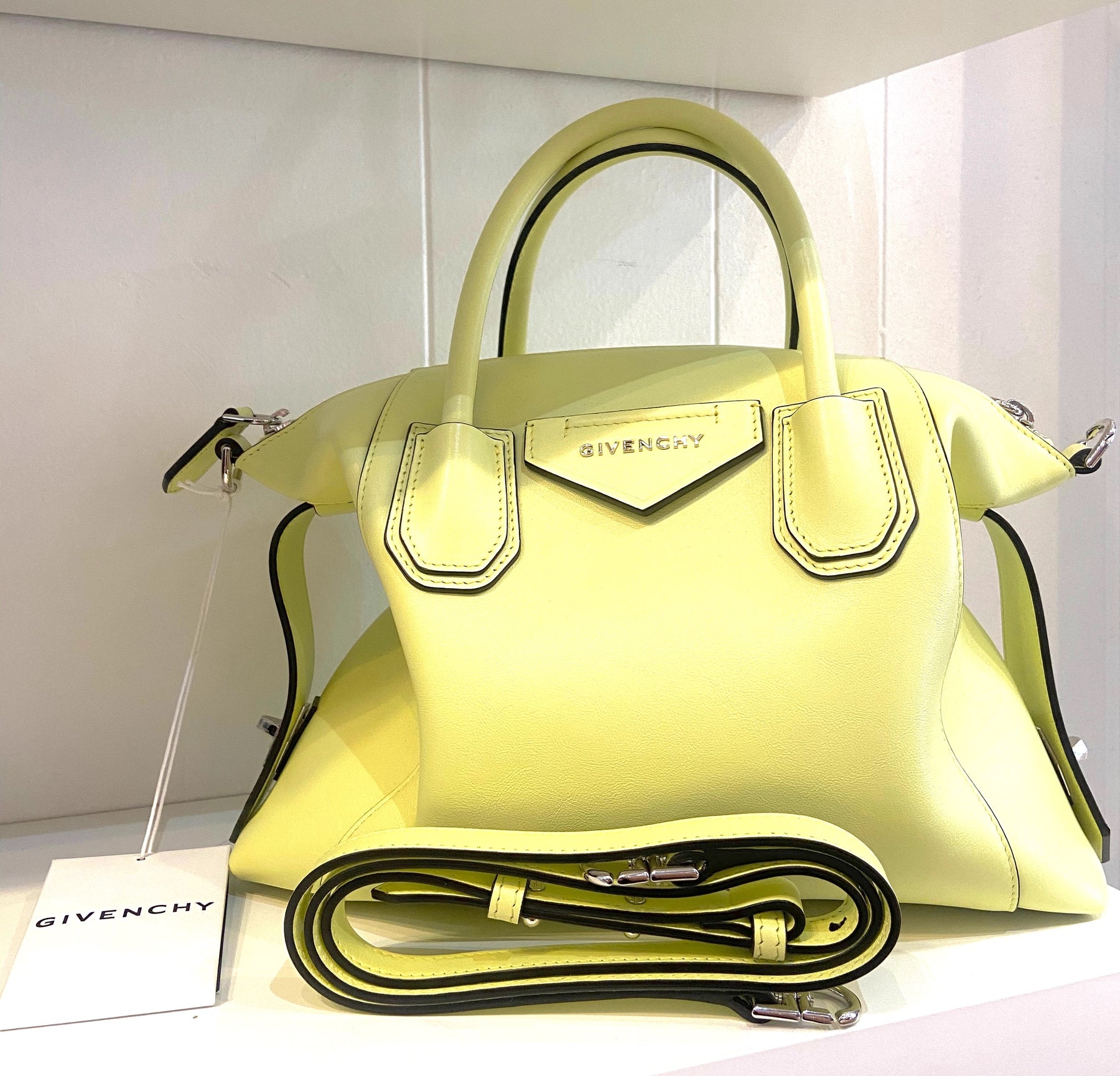 GIVENCHY ANTIGONA LARGE SATCHEL – Caroline's Fashion Luxuries