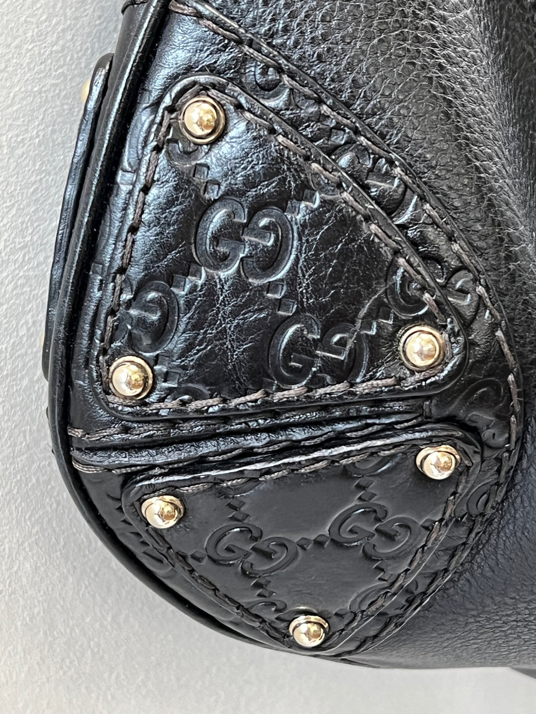 GUCCI INDY MEDIUM LEATHER HOBO BAG