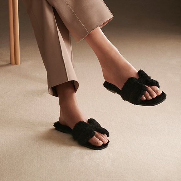 HERMÈS IZMIR LEATHER SANDALS