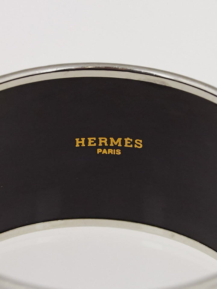 HERMÈS  SMALL WHITE ELEPHANT ENAMEL BANGLE BRACELET