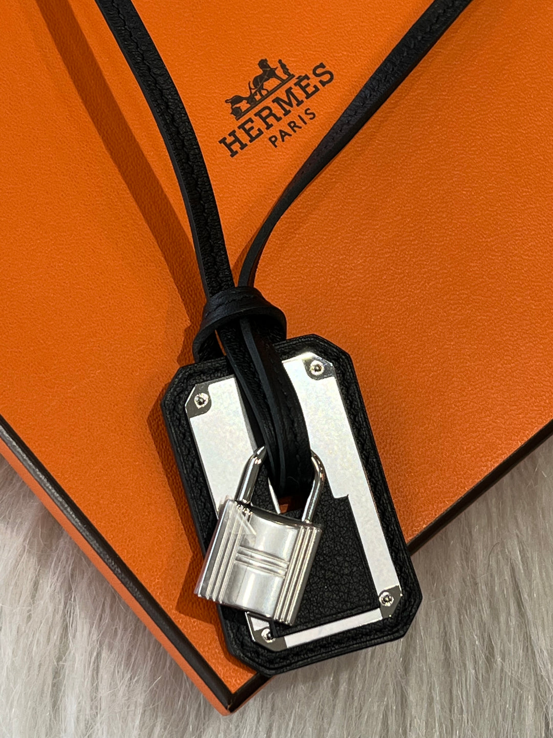 HERMÈS  O&