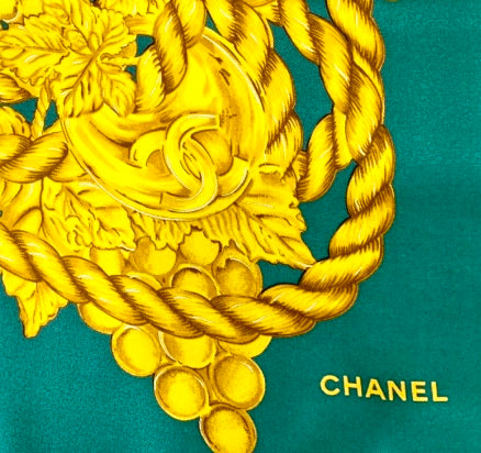 CHANEL GREEN FOLIAGE SILK SCARF – Caroline's Fashion Luxuries