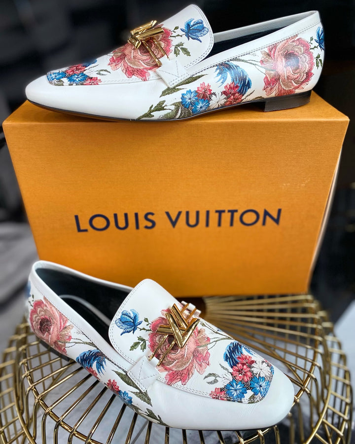LOUIS VUITTON CALFSKIN LEATHER FLORAL FLAT LOAFERS