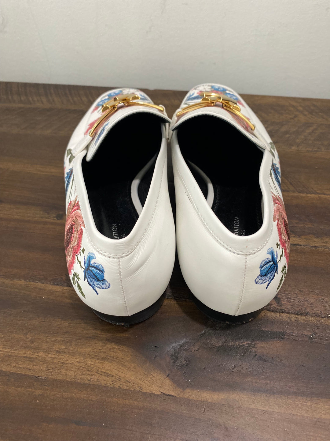 LOUIS VUITTON CALFSKIN LEATHER FLORAL FLAT LOAFERS