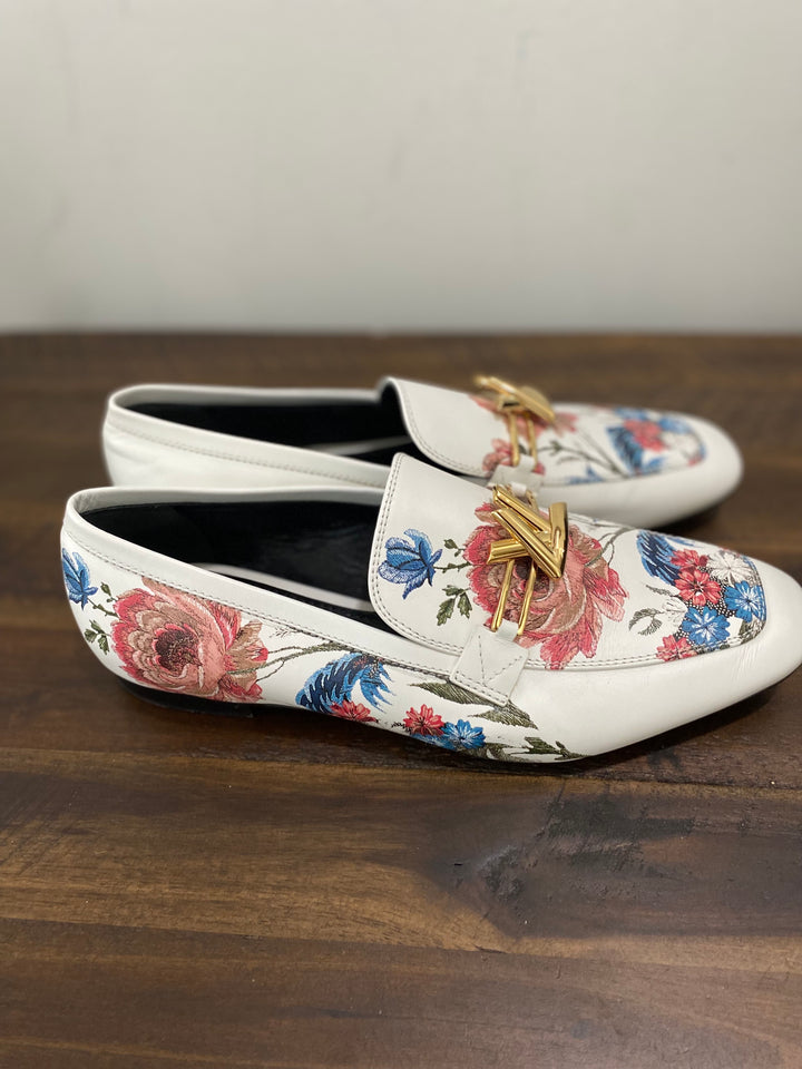 LOUIS VUITTON CALFSKIN LEATHER FLORAL FLAT LOAFERS