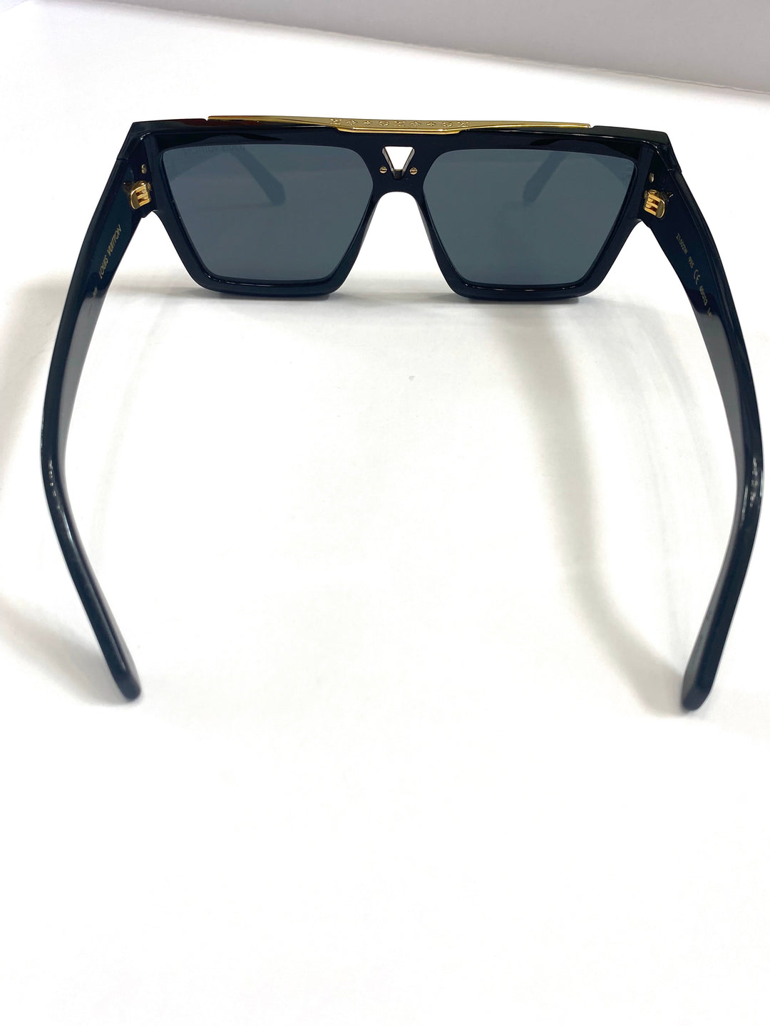 LOUIS VUITTON WELLINGTON EVIDENCE SUNGLASSES UNISEX