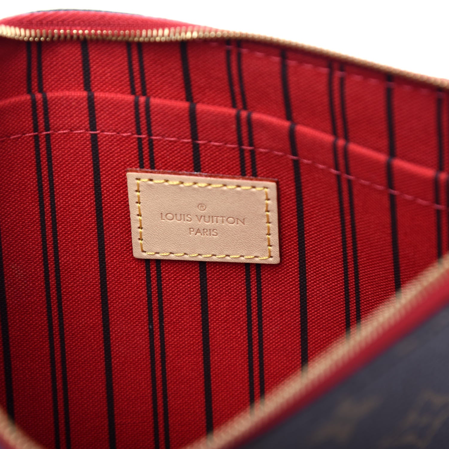 Louis Vuitton Monogram Wristlet – Caroline's Fashion Luxuries