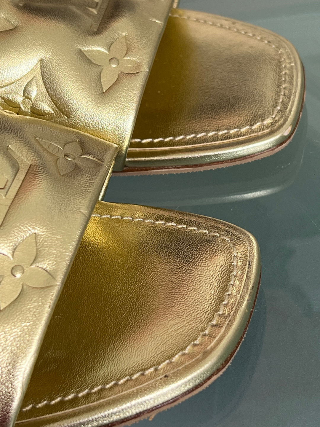 LOUIS VUITTON REVIVAL FLAT MULES