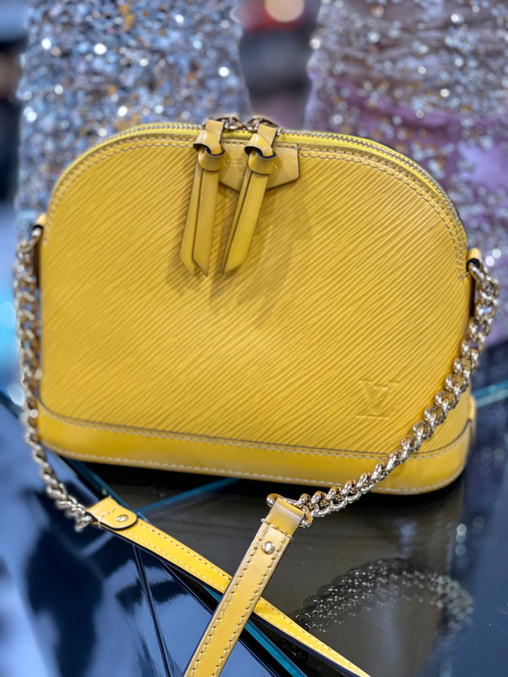 LOUIS VUITTON EPI LEATHER ALMA BB BAG
