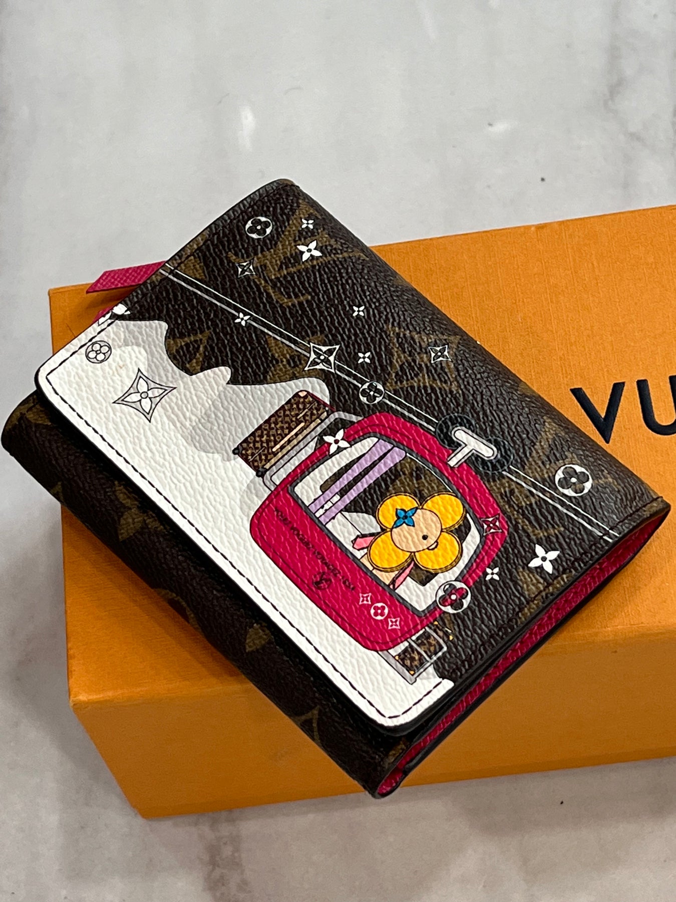 Louis Vuitton Vivienne Xmas Strass Winter Charm Golden Metal ref