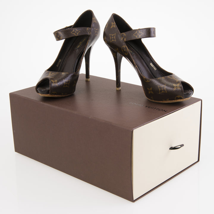 LOUIS VUITTON MONOGRAM RITUAL MARY JANE PEEP TOE PUMPS