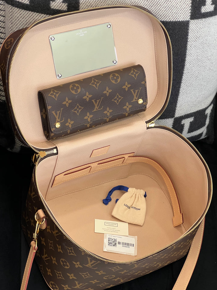 nice vanity louis vuitton