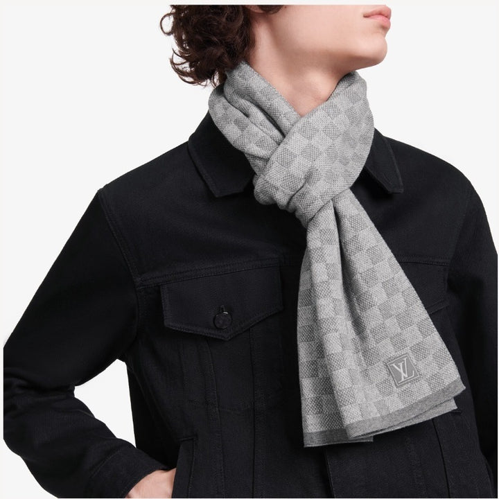 LOUIS VUITTON PETIT DAMIER SCARF – Caroline's Fashion Luxuries