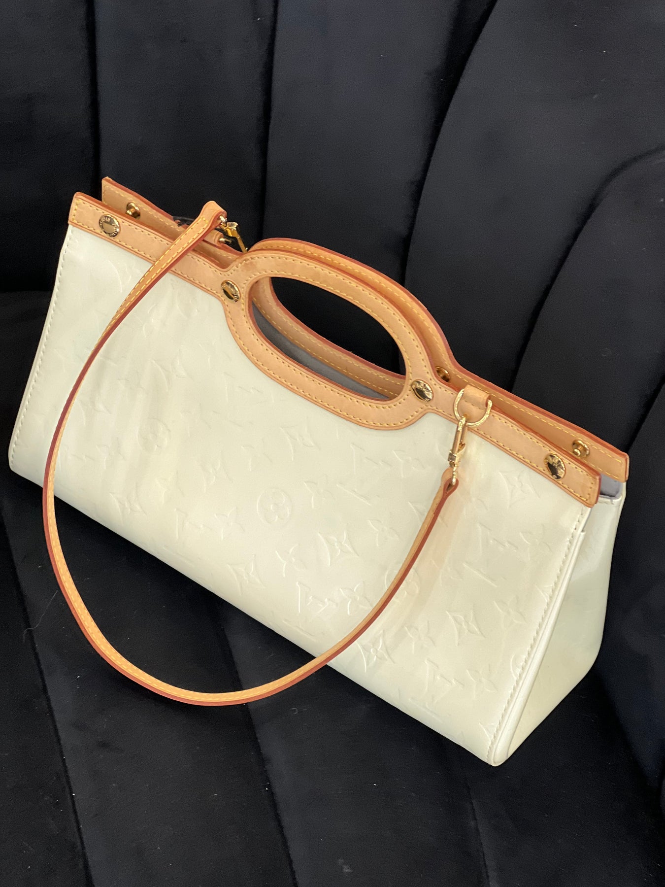 Louis Vuitton Perle Monogram Vernis Roxbury Drive Bag