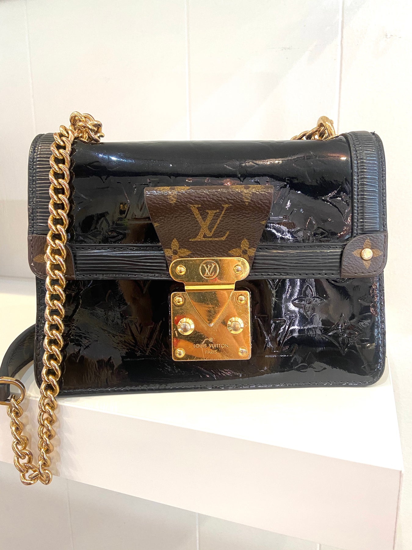 Louis Vuitton M90566 WynWood Chain Bag Purse Monogram Vernis