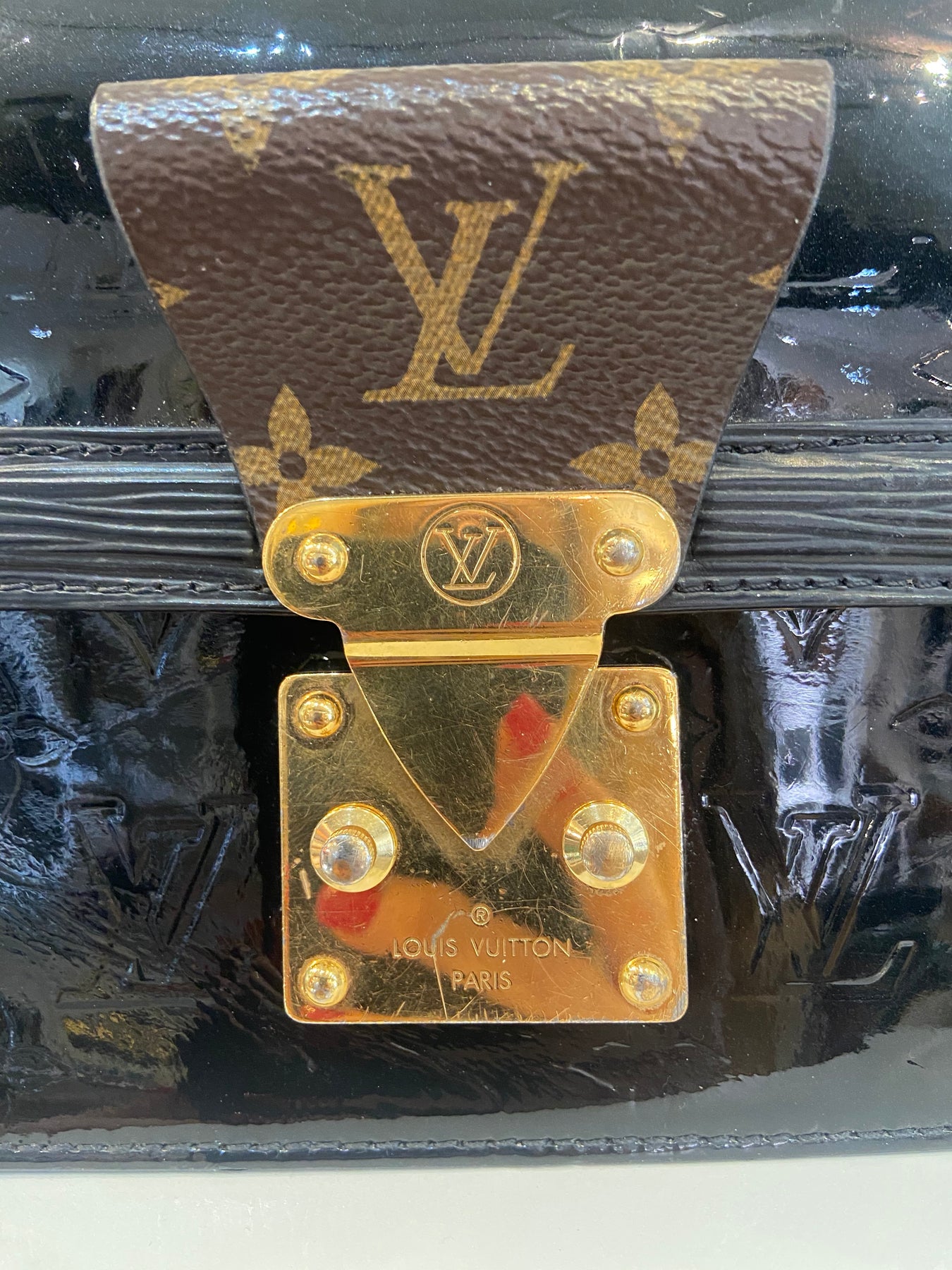 Louis Vuitton Black Vernis and Monogram Canvas LV Wynwood Bag - Yoogi's  Closet