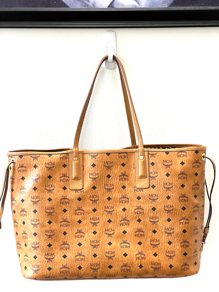 MCM LIZ REVERSIBLE LARGE VISETOS TOTE BAG