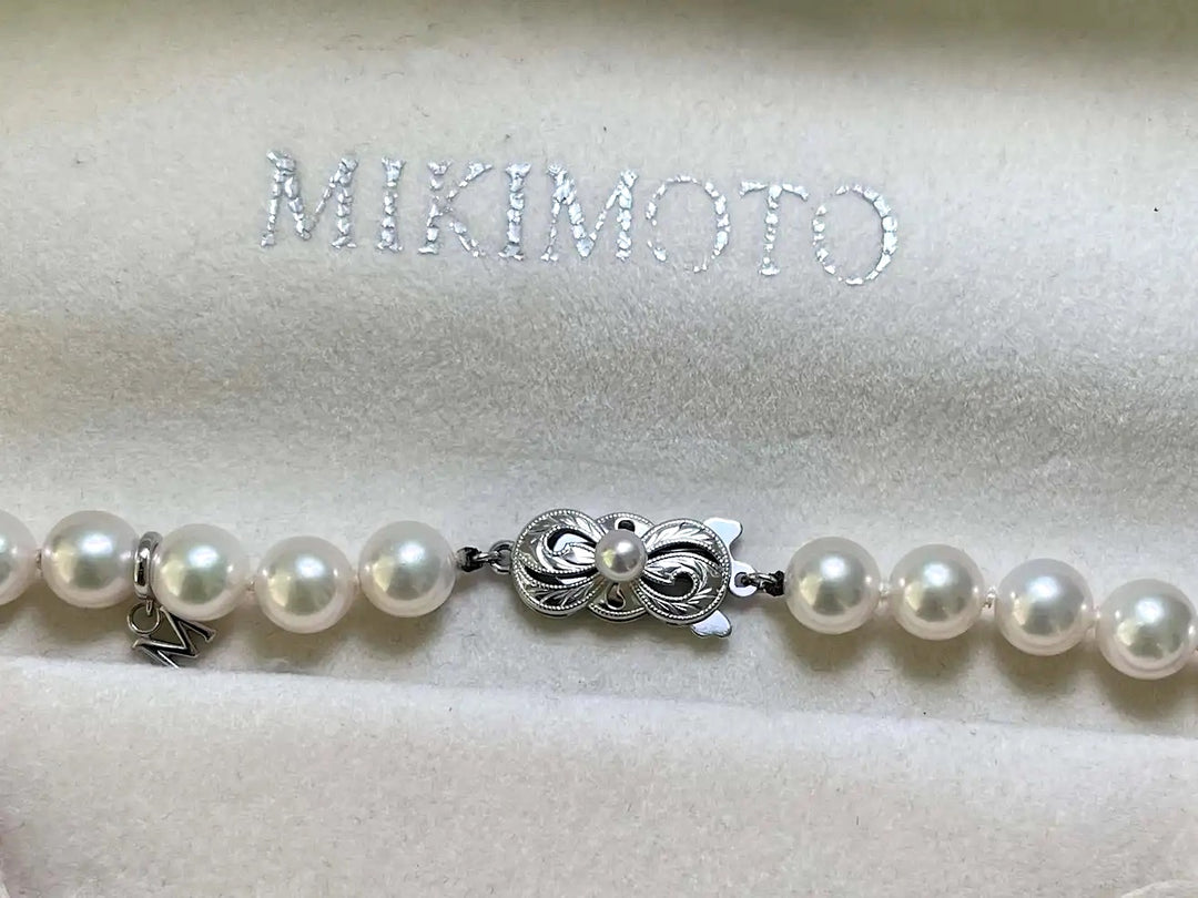 MIKIMOTO GRADUATED AKOYA PEARL STRAND 18K GOLD  NECKLACE &amp; EARRINGS SET