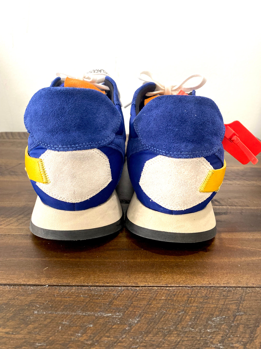 OFF-WHITE ARROW RUNNING SNEAKERS