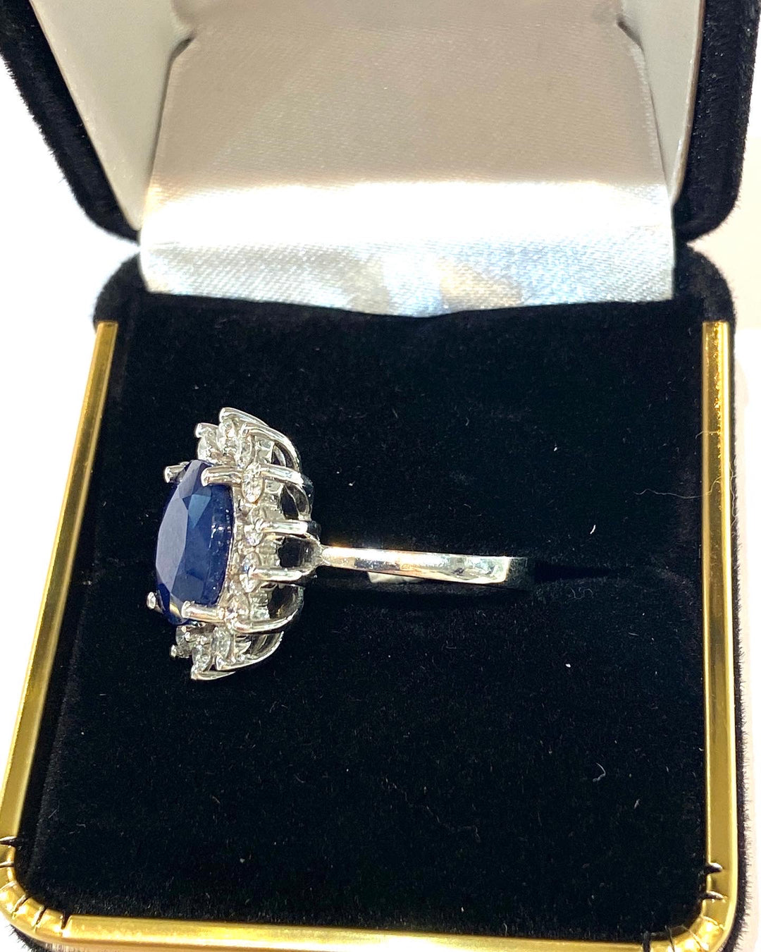 OVAL BLUE SAPPHIRE &amp; DIAMOND 14K WHITE GOLD RING