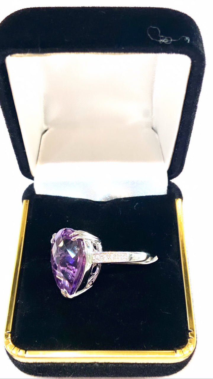 PEAR CUT AMETHYST CENTER AND DIAMOND 14K GOLD RING