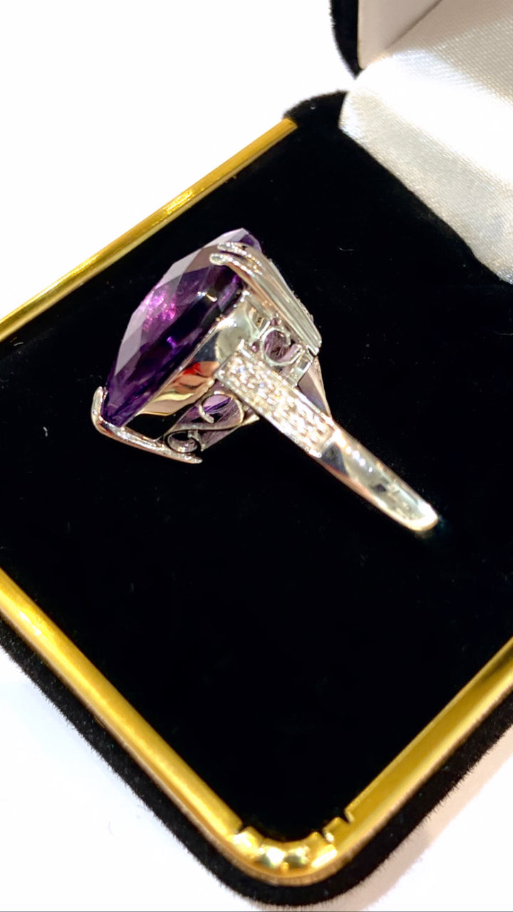 PEAR CUT AMETHYST CENTER AND DIAMOND 14K GOLD RING