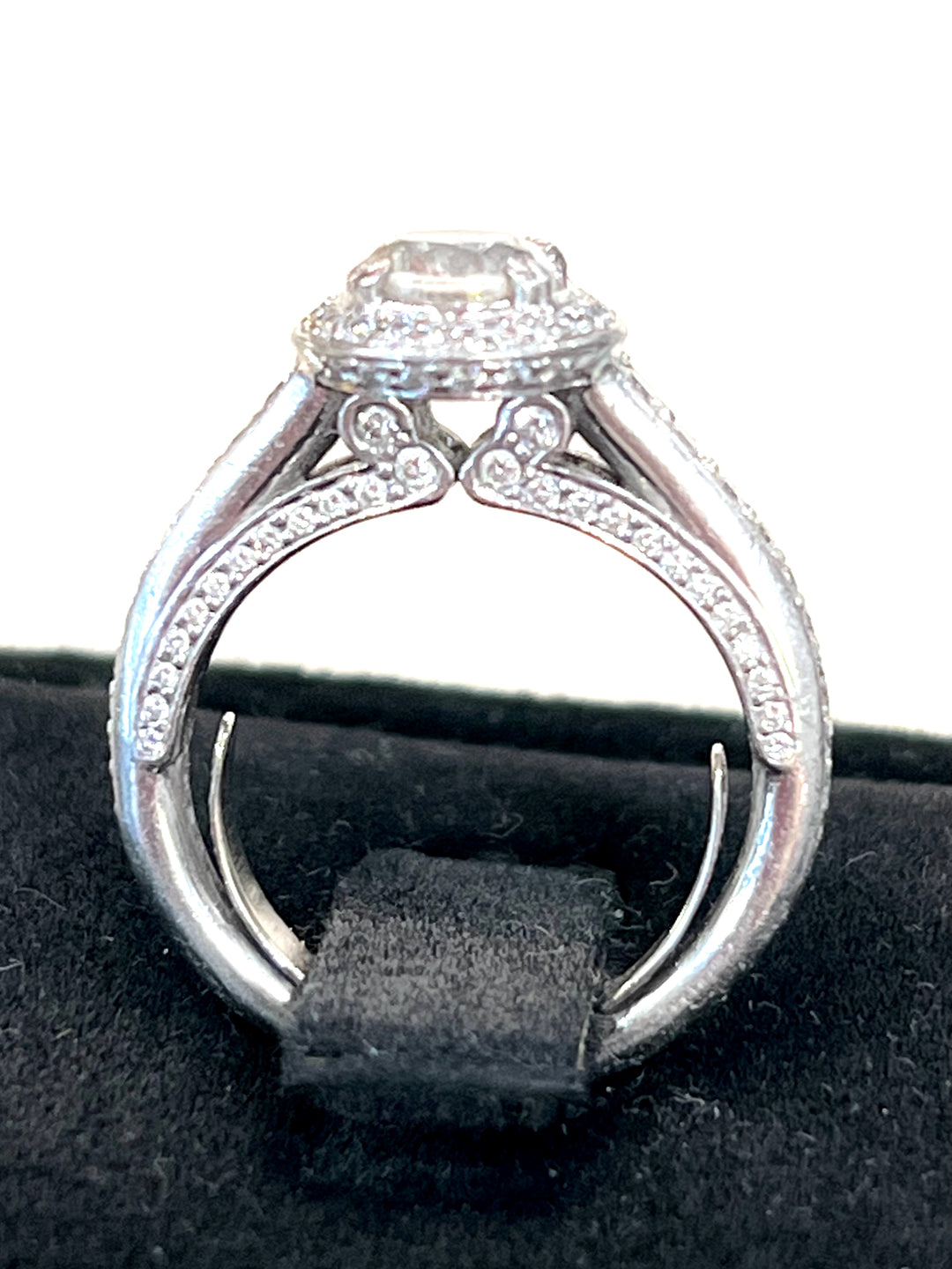PLATINUM DIAMOND CATHEDRAL STYLE SOLITAIRE ENGAGEMENT RING