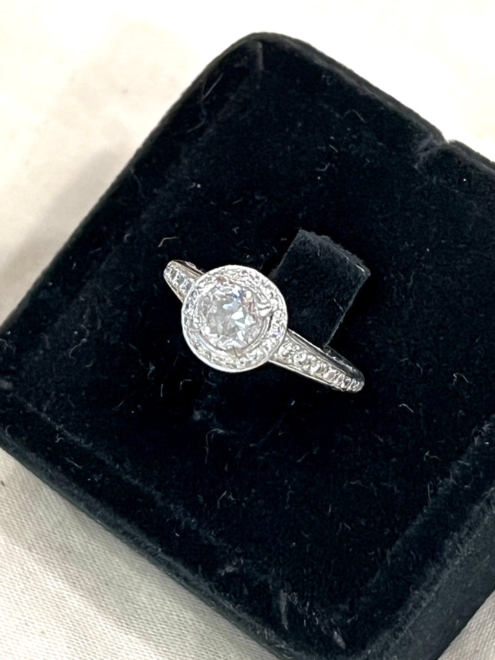 PLATINUM DIAMOND CATHEDRAL STYLE SOLITAIRE ENGAGEMENT RING