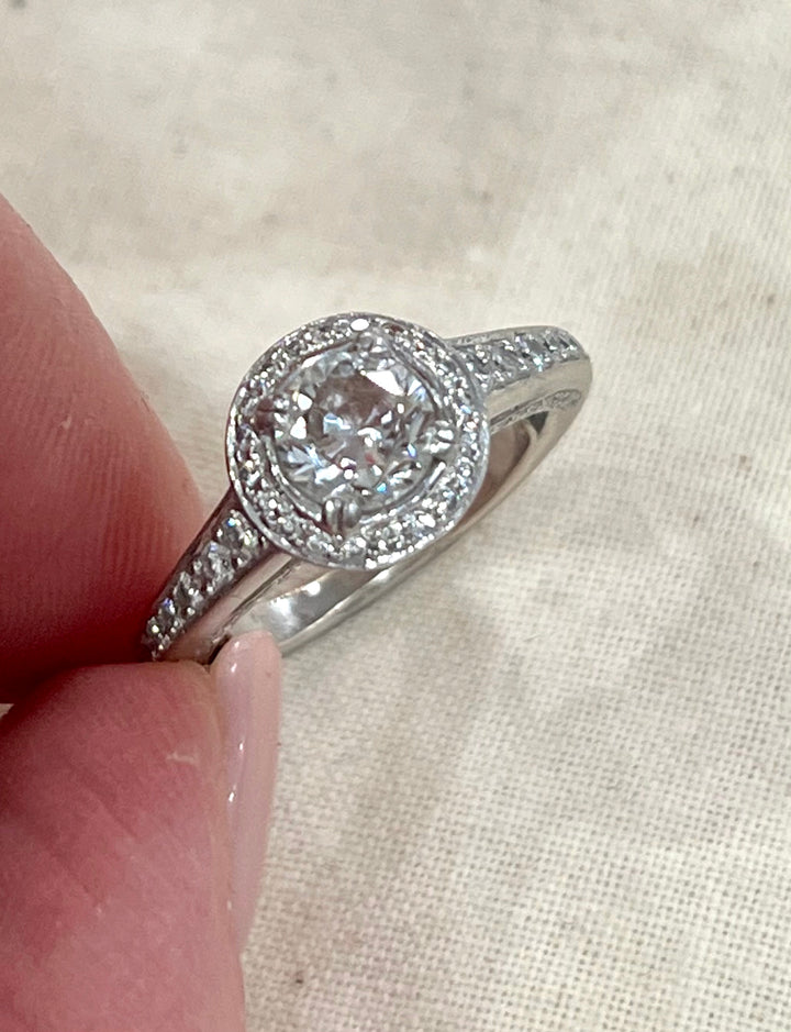 PLATINUM DIAMOND CATHEDRAL STYLE SOLITAIRE ENGAGEMENT RING