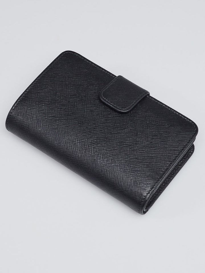 PRADA SAFFIANO LEATHER LAMPO WALLET – Caroline's Fashion Luxuries