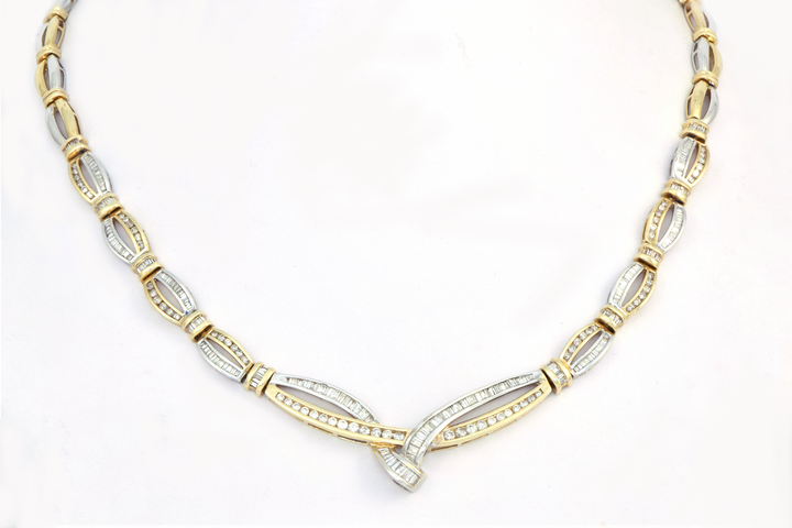 TWO TONED 14K GOLD DIAMONDS NECKLACE
